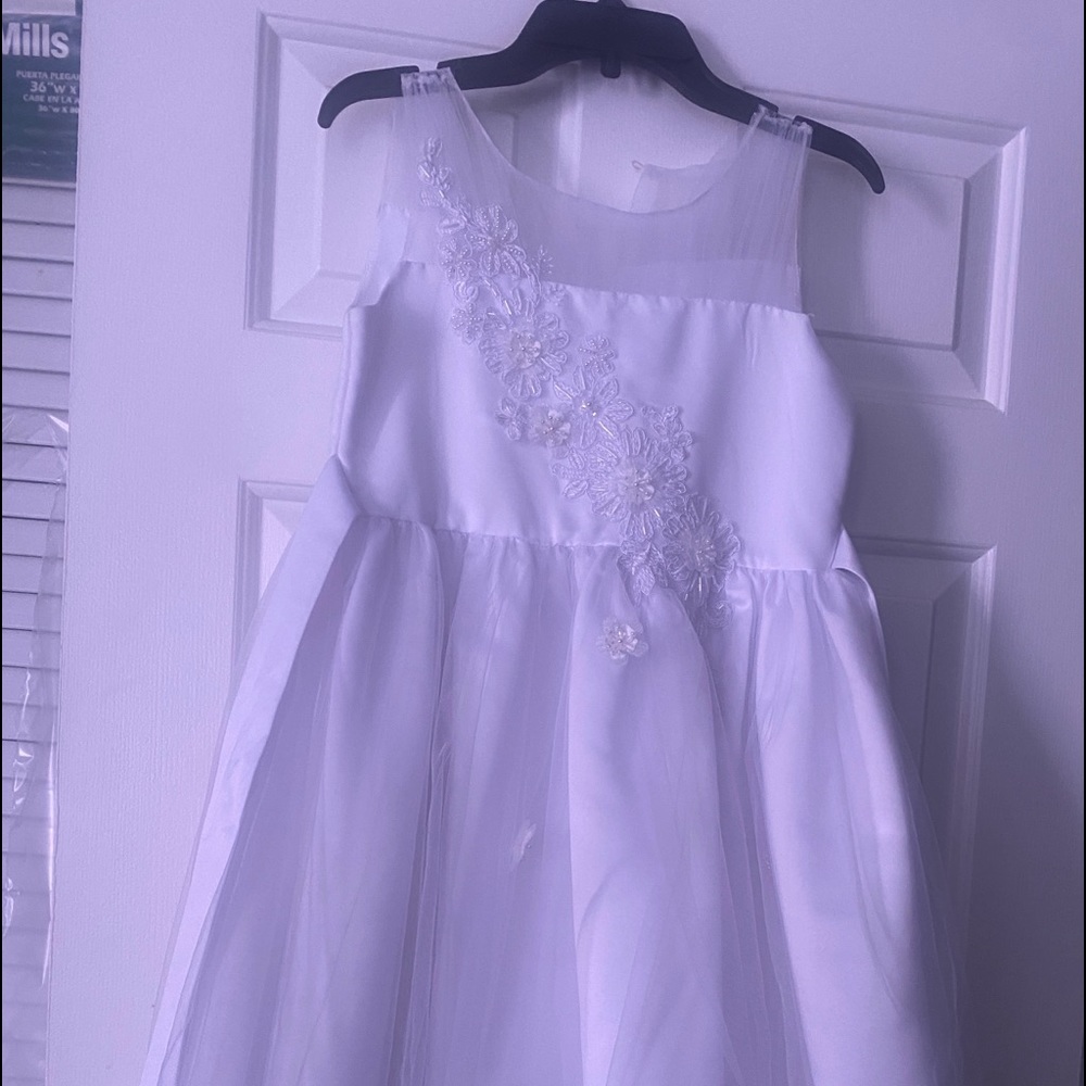 Beautiful white dress great for first communion or flower girl